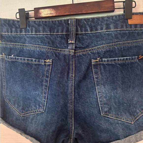 7 For All Mankind Womens 6 Weekend Short
Cut off Blue Jeans Shorts
Distressed - Picture 9 of 15